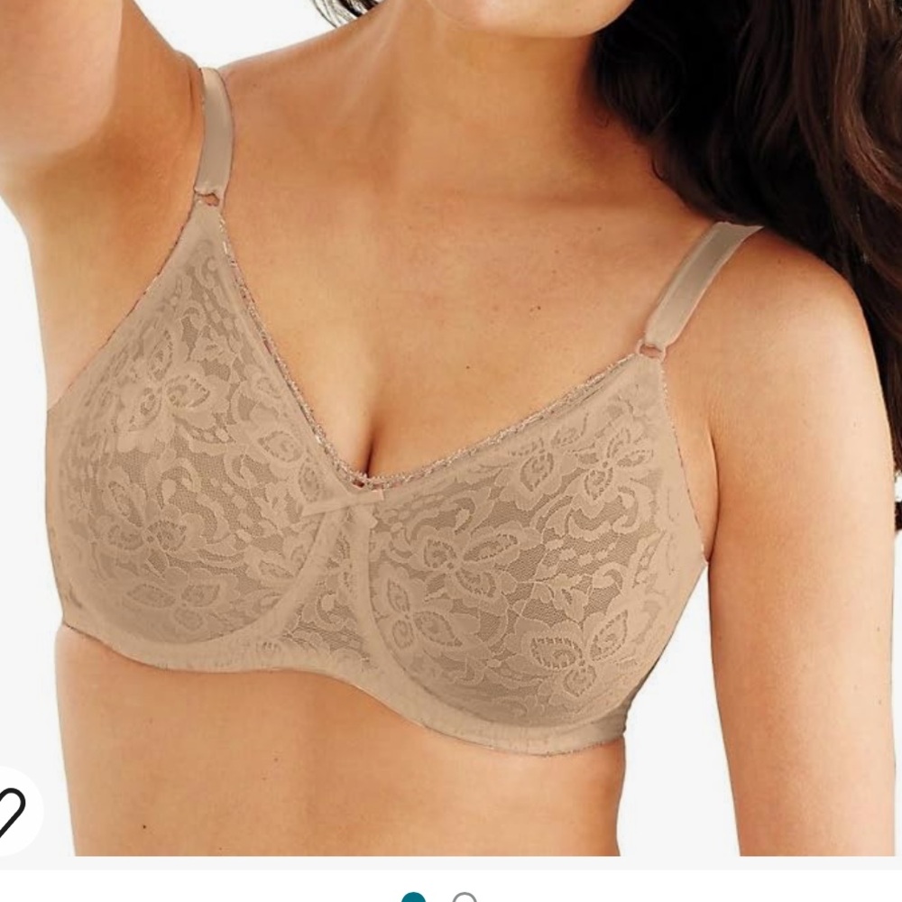 - New Bali Lace Smoothing Underwire Bra in nude